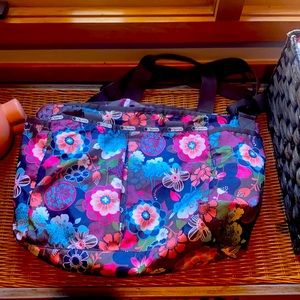 Lesportsac large diaper bag. In great condition.